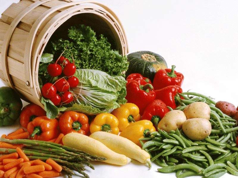 برای کاهش وزن میوه و سبزیجات تازه میل کنید