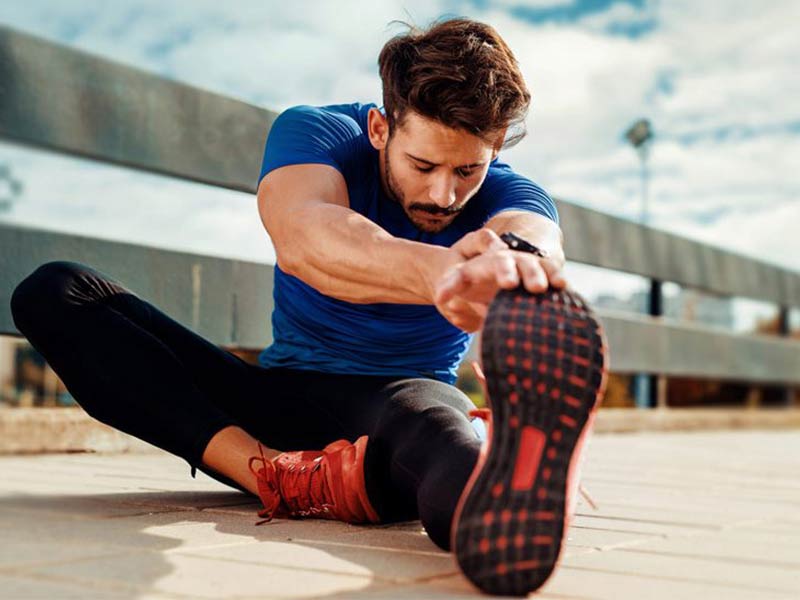 ۱۲ حرکت کششی که در هر سنی شما را خوش اندام نگه می‌دارد