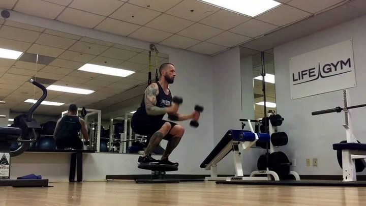 ۱۰ حرکت ورزشی که در ۱۰ دقیقه بیشترین کالری را می‌سوزاند