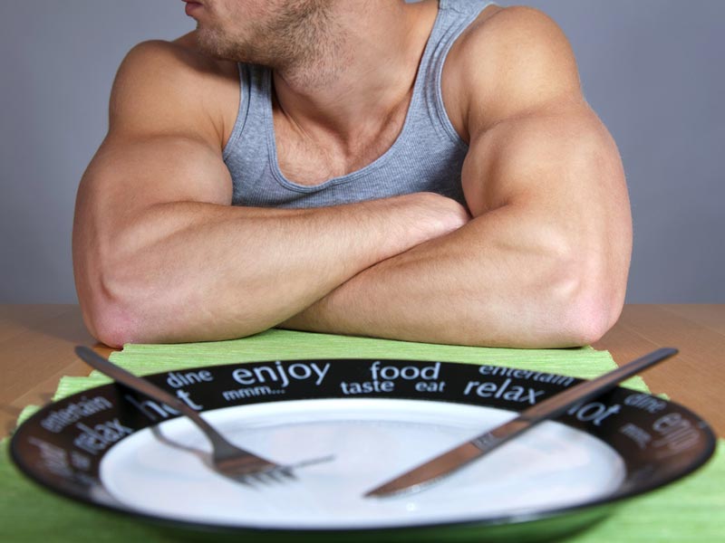 برای داشتن خوابی راحت این ۱۳ ماده غذایی را نباید قبل از خواب بخورید