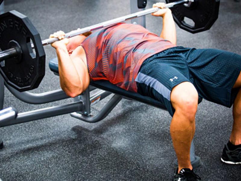 چگونه پرس سینه بهتری را انجام دهیم