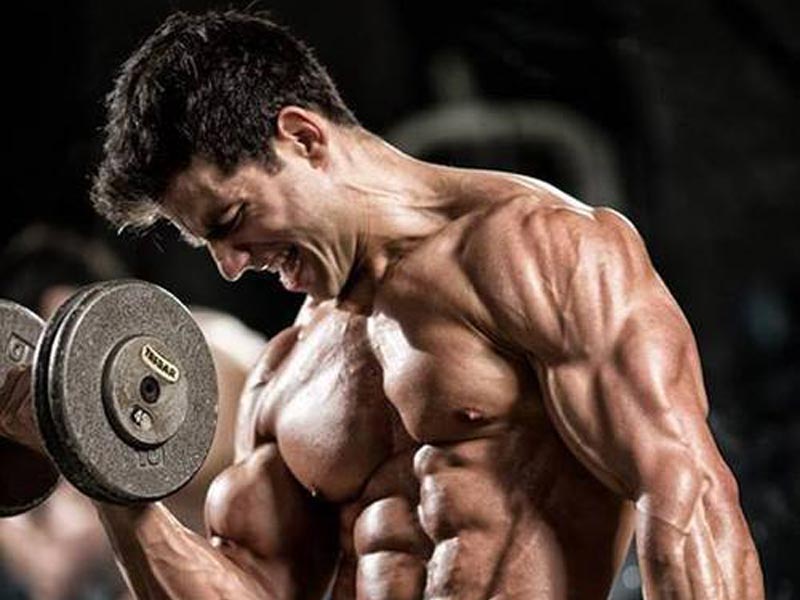 تمرینات قدرتی چه تفاوتی با تمرینات عضله سازی دارند؟