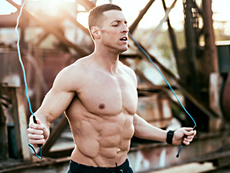 چه عواملی تعیین می‌کنند که بدن هنگام ورزش از چه منبع انرژی استفاده کند؟