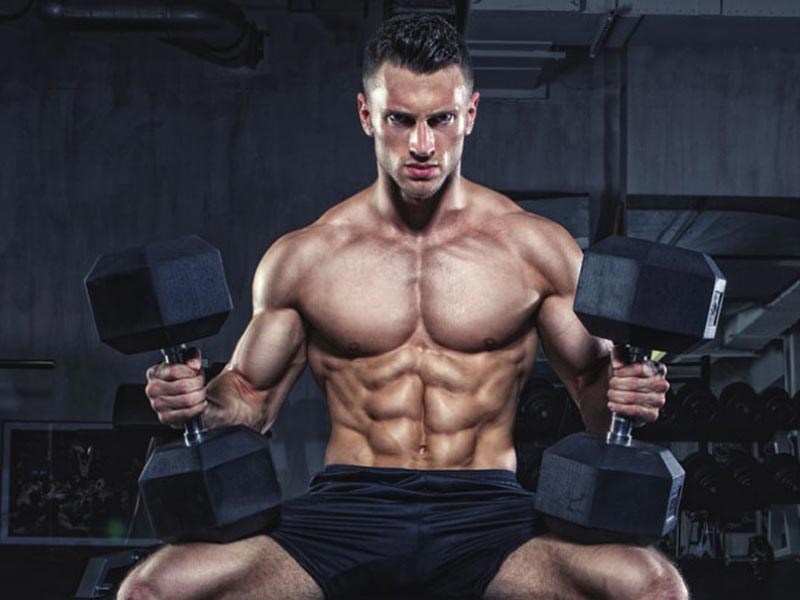 چه عواملی تعیین می‌کنند که بدن هنگام ورزش از چه منبع انرژی استفاده کند؟