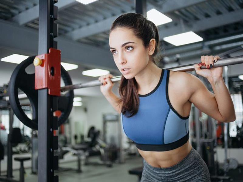 عضله سازی در زنان؛ نکات ورزشی و تغذیه‌ای که خانم‌ها باید بدانند