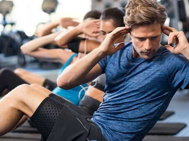 تفاوت فیتنس و بدنسازی | کدام‌یک برای لاغری معجزه می‌کند؟