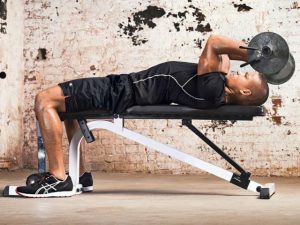 معرفی برترین حرکات برای عضلانی کردن پشت بازو