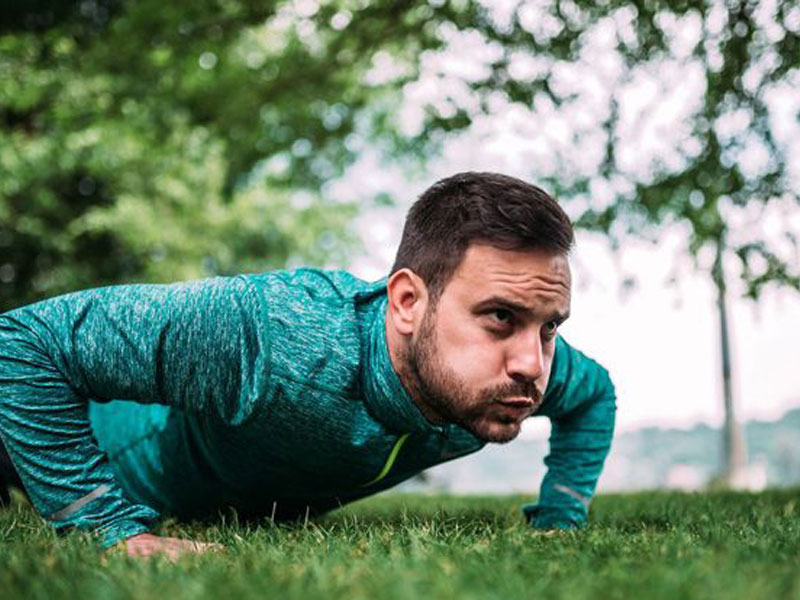 فواید شنا سوئدی برای افزایش قدرت عضلات و خطرات احتمالی آن